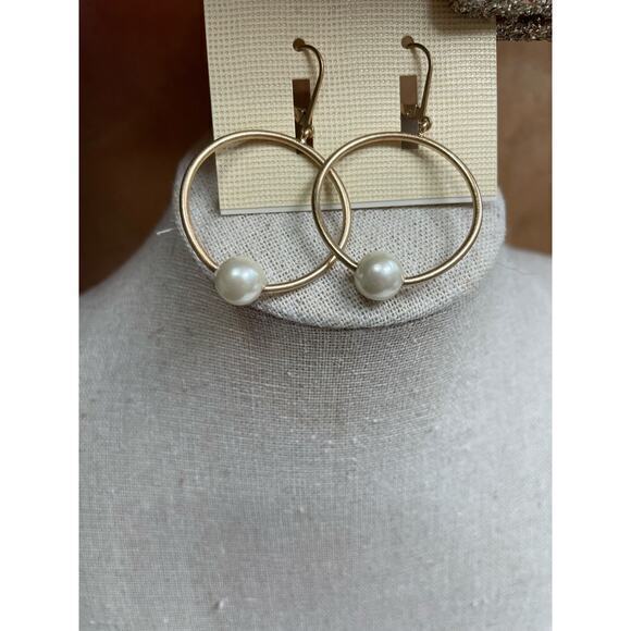 NWT the Sak Matte Gold Circle Hoop‎ Earrings w/ Pearl Detail & Lever Back - Picture 4 of 4